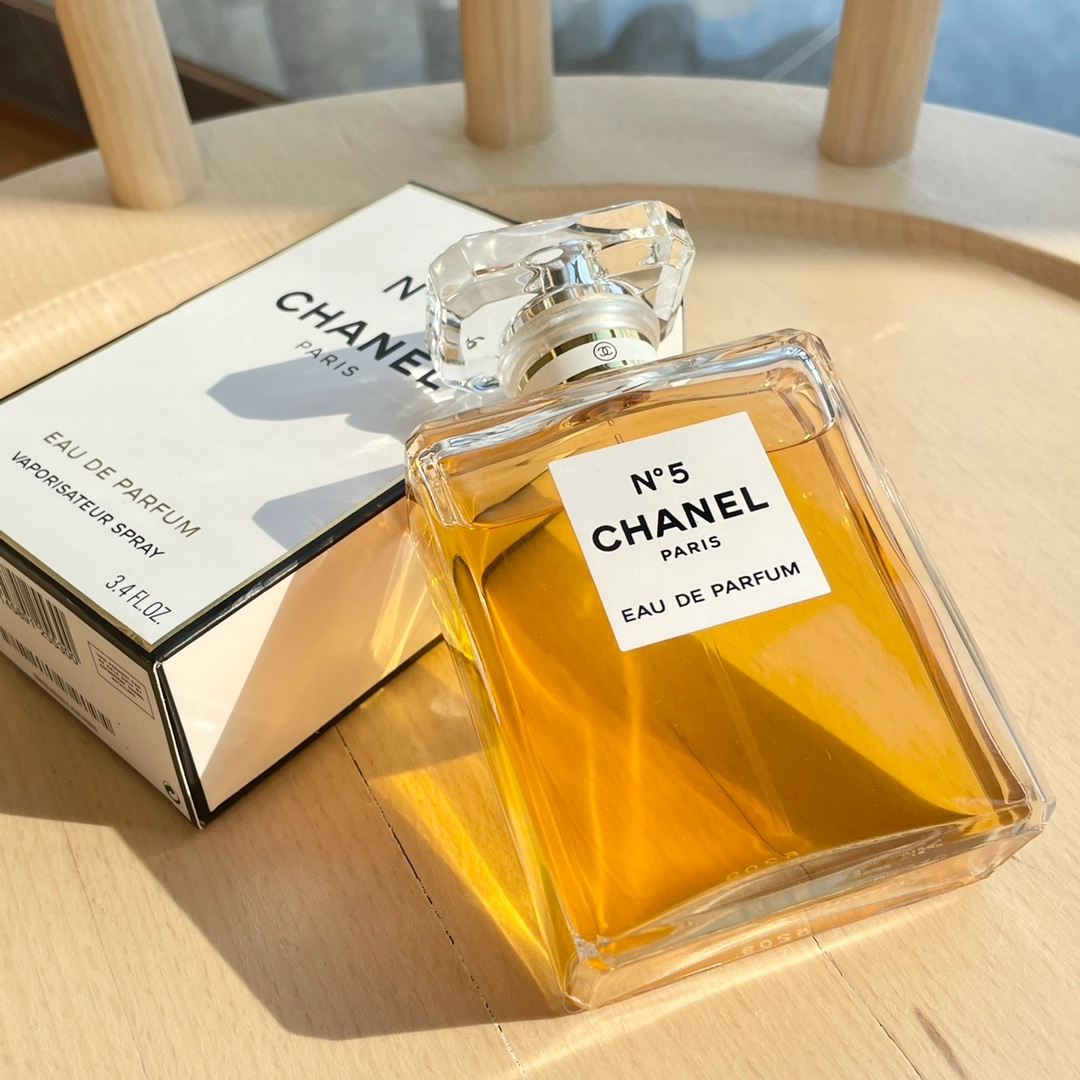 Chanel No 5 Eau De Parfum Spray