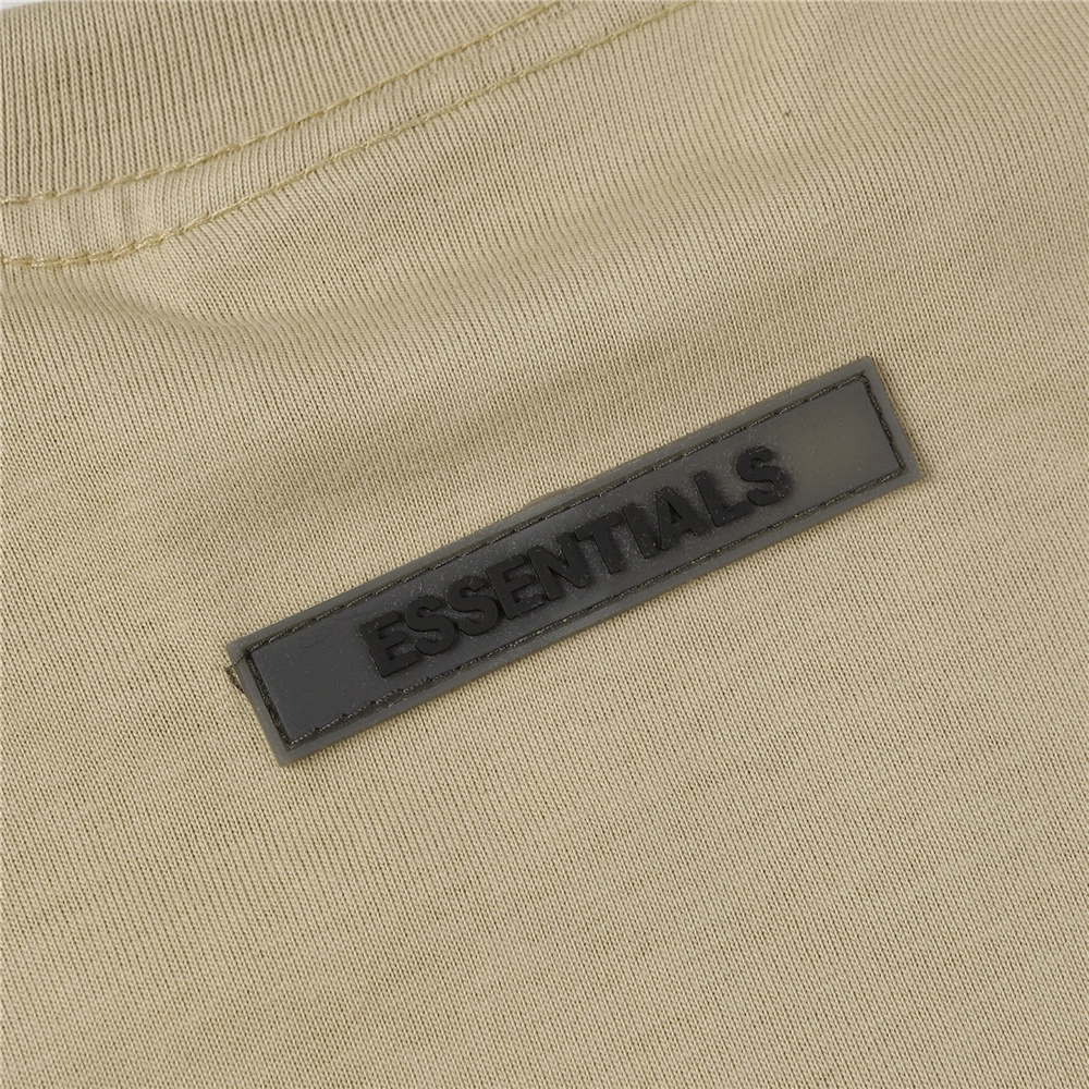 Essentials t-shirt1