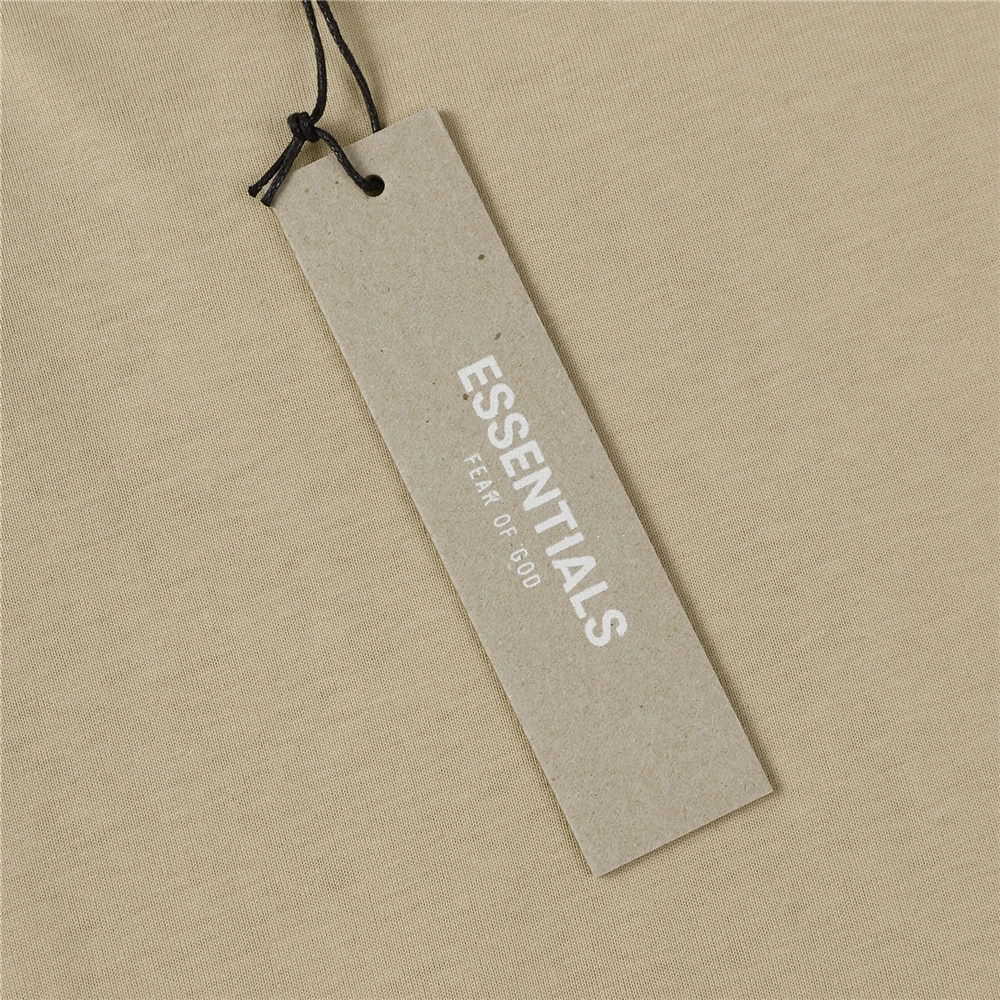 Essentials t-shirt1